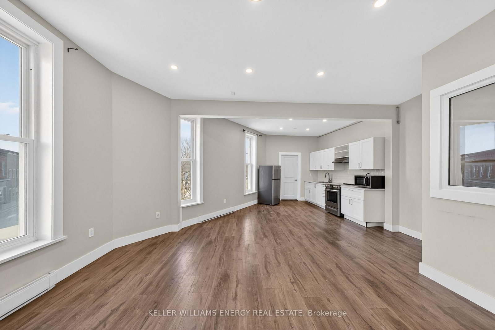 302 Picton Main Street - Photo 24