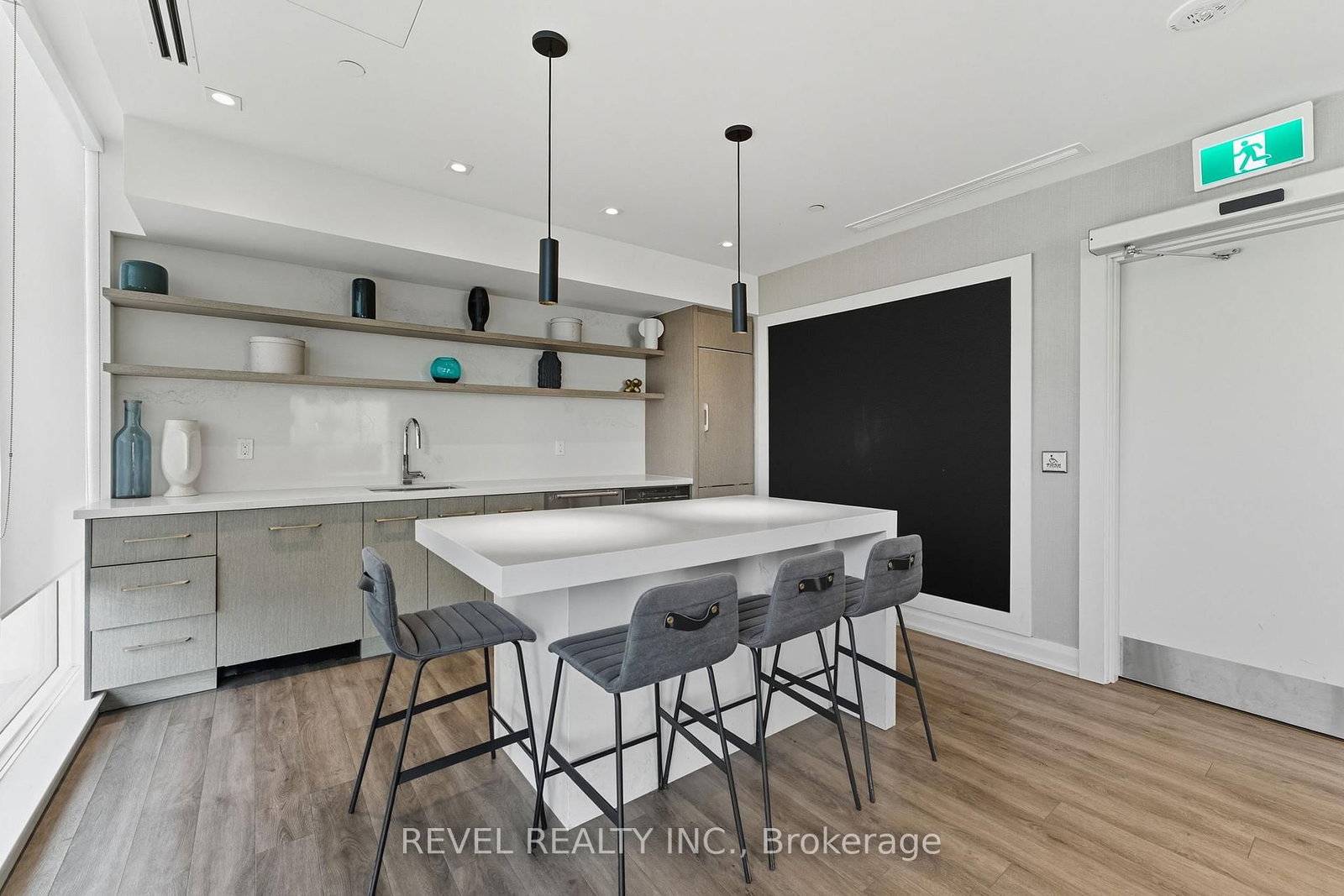 Condo for sale at 311-212 King William Street, Hamilton, Ontario, L8R 0A7 - Beasley - MLS: X12984640