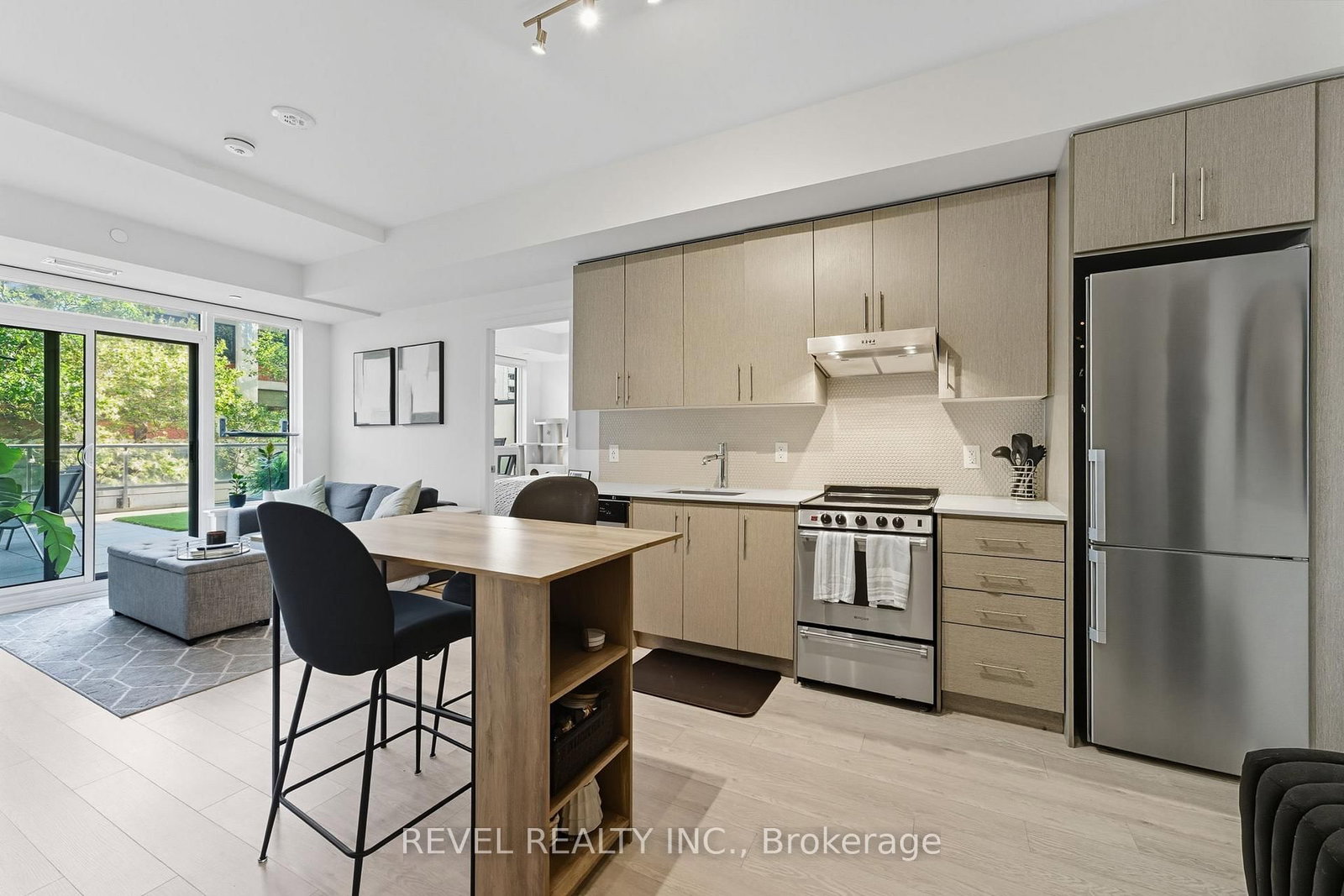 Condo for sale at 311-212 King William Street, Hamilton, Ontario, L8R 0A7 - Beasley - MLS: X12984640