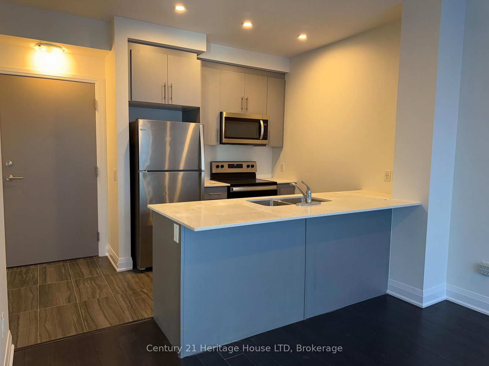 16 Concord Place, Unit 401 - Photo 4