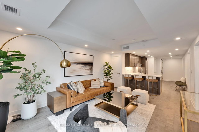 701 - 340 Queen Street