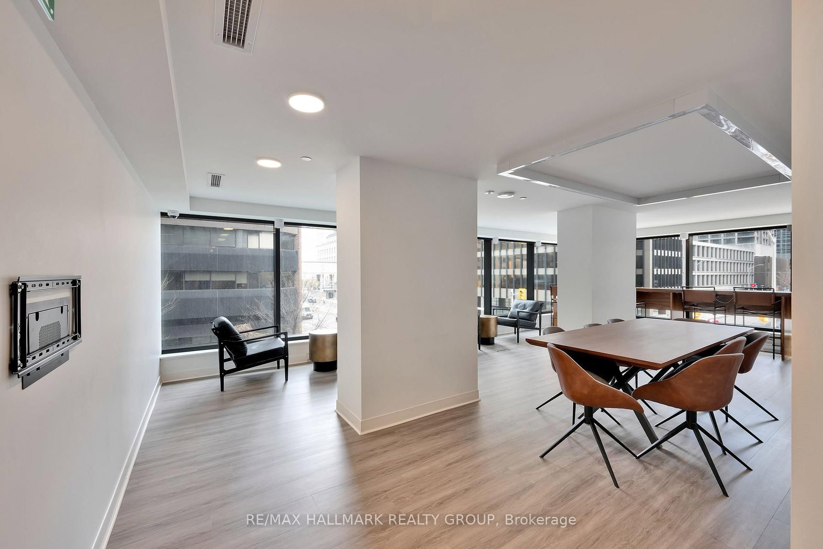 340 Queen Street, Unit 701 - Photo 37