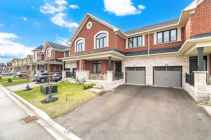 37 Westfield Cres, Hamilton, L8B 1Y1 | Image 2