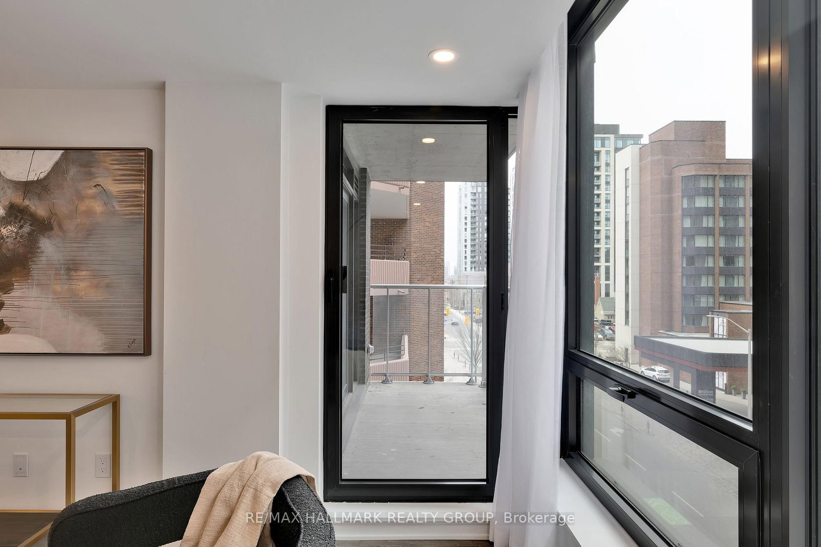 340 Queen Street, Unit 401 - Photo 17