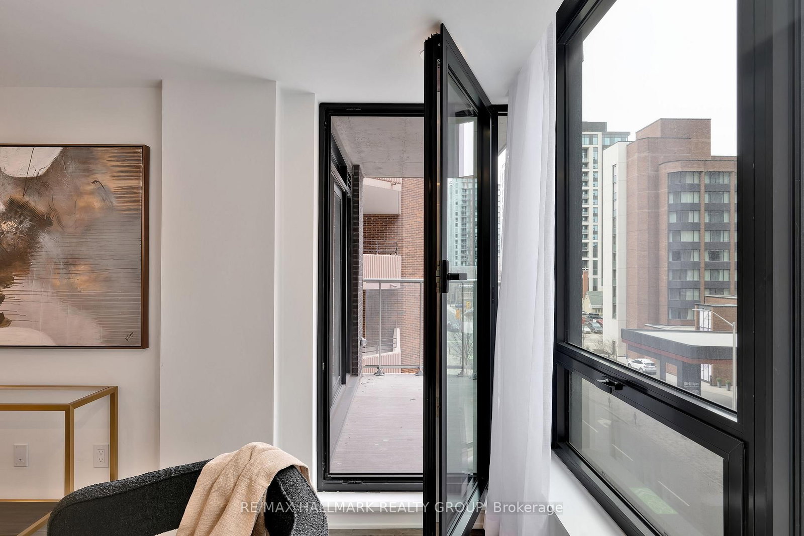 340 Queen Street, Unit 401 - Photo 18