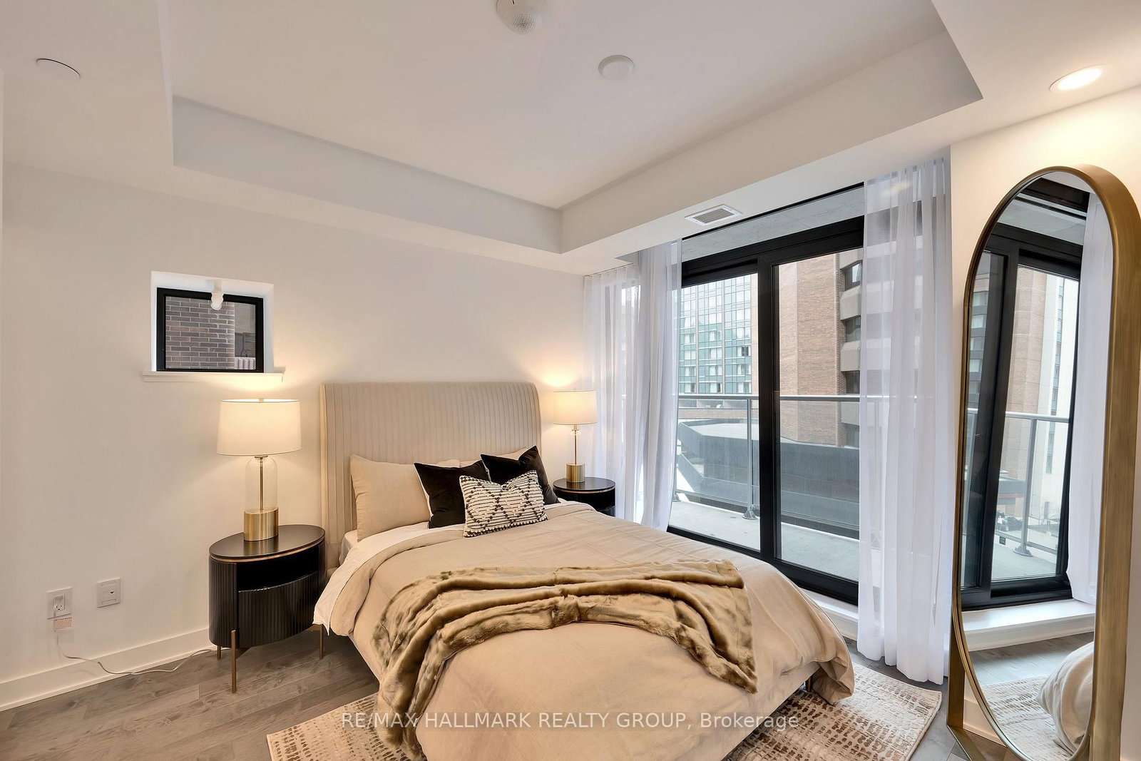 340 Queen Street, Unit 401 - Photo 21