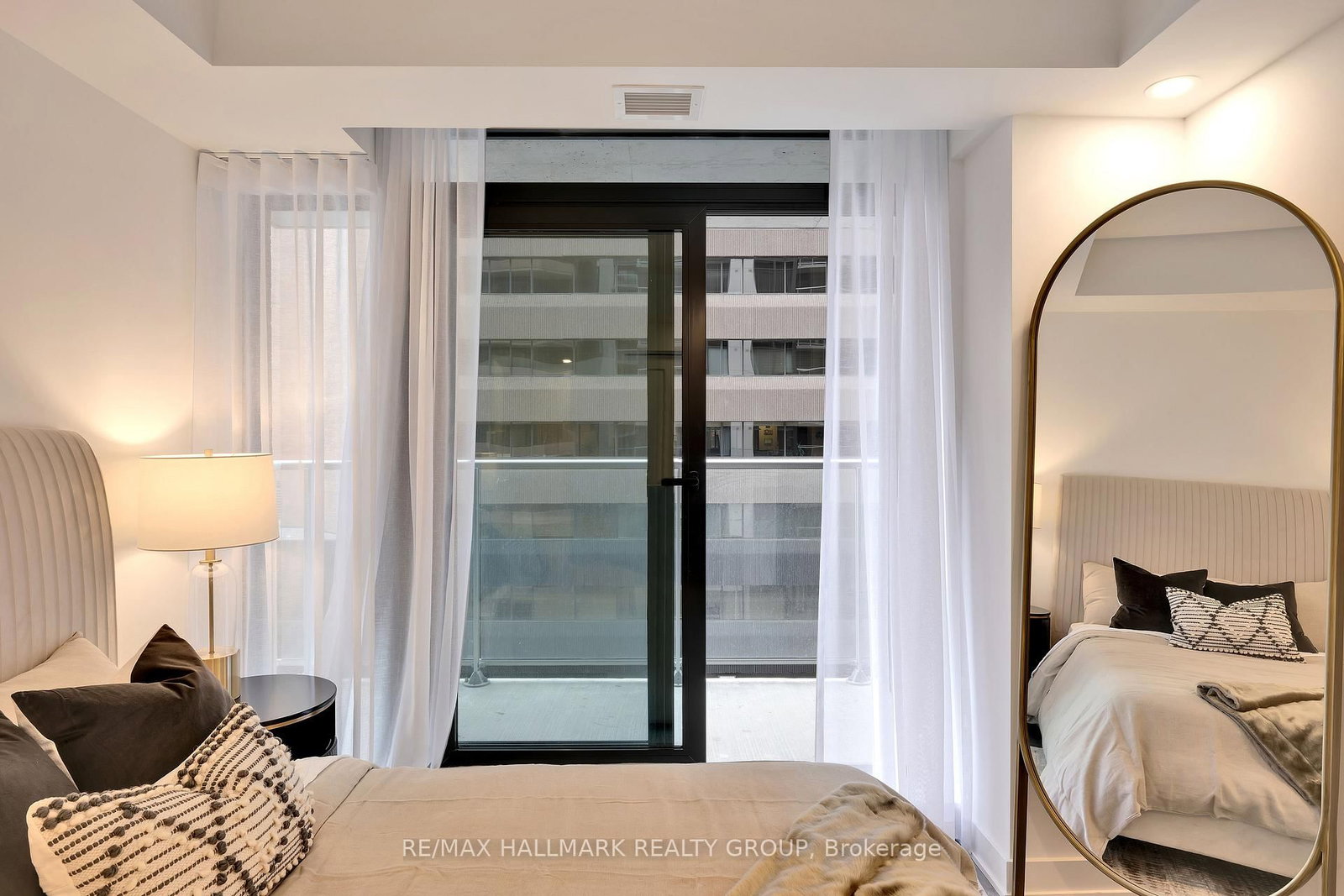 340 Queen Street, Unit 401 - Photo 23