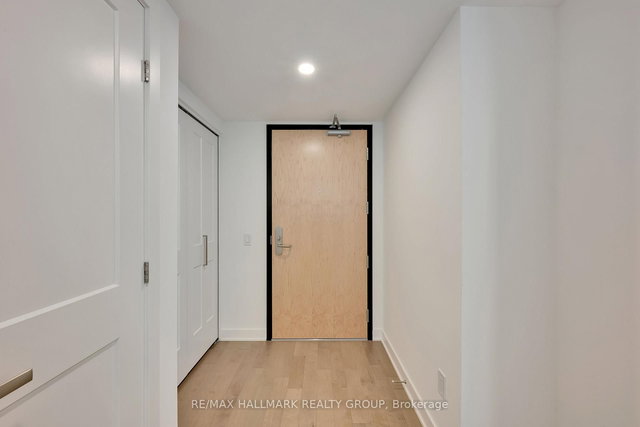 1406 - 340 Queen Street