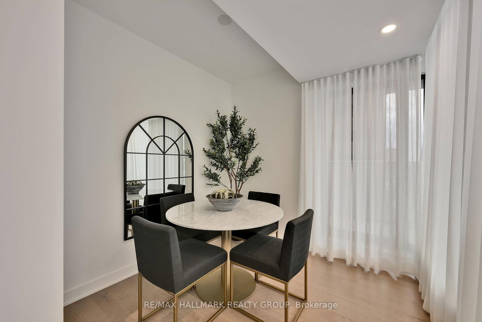 340 Queen Street, Unit 406 - Photo 20