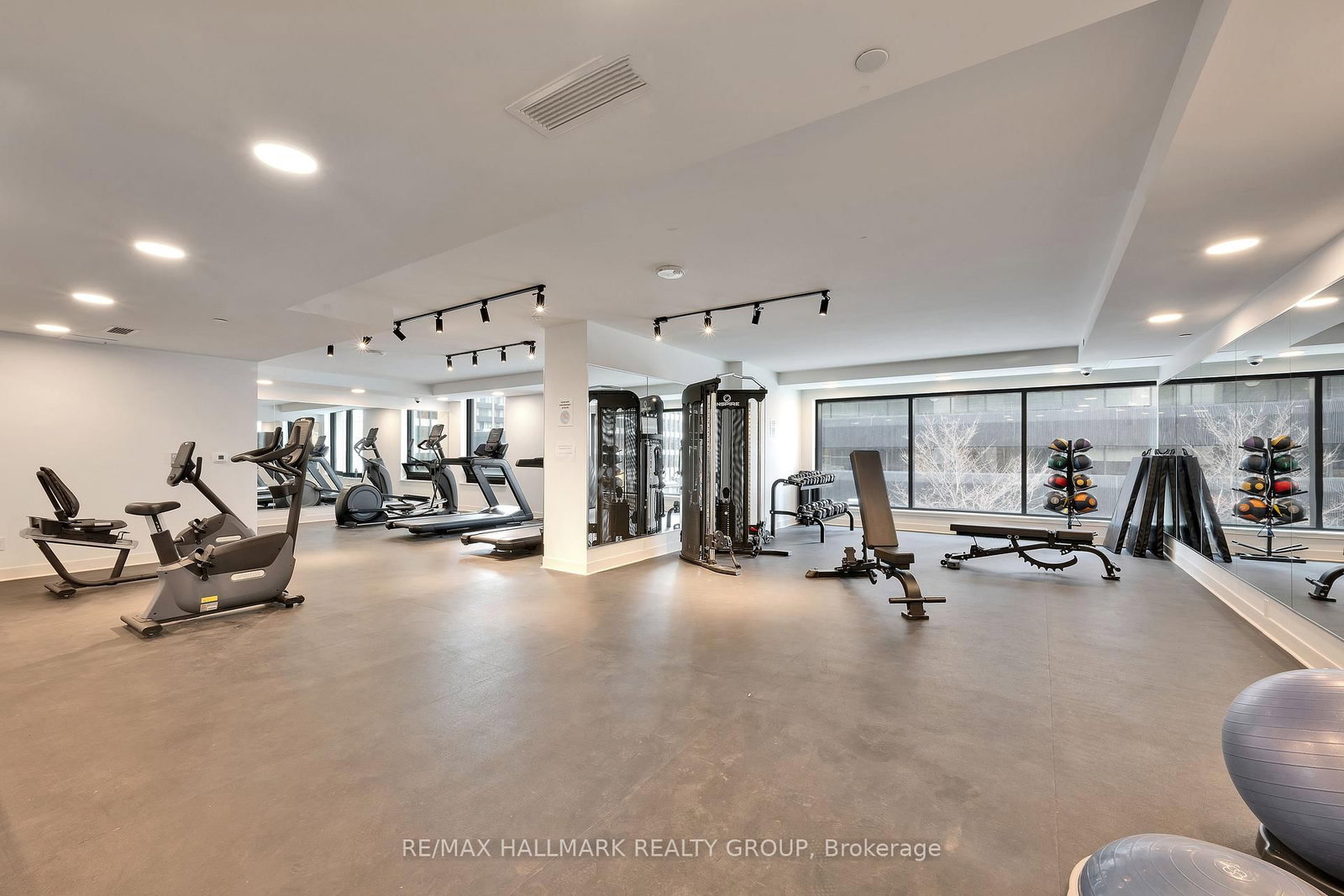 340 Queen Street, Unit 406 - Photo 33