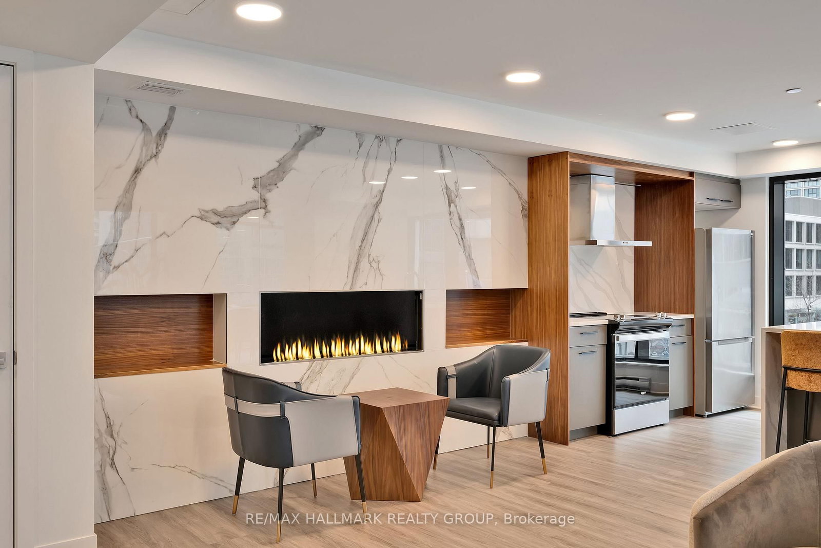 340 Queen Street, Unit 406 - Photo 43