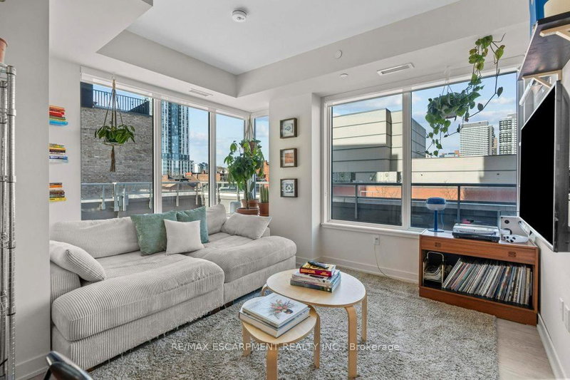 212 King William St #415, Hamilton, Ontario