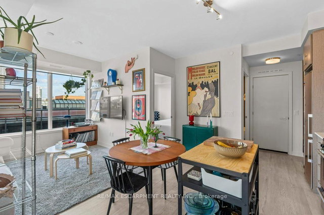 415 - 212 KING WILLIAM Street