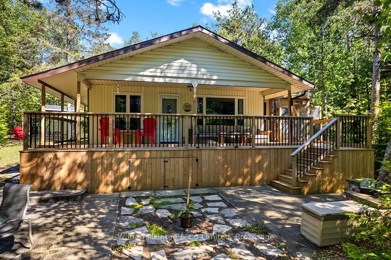 55 Thompson Avenue