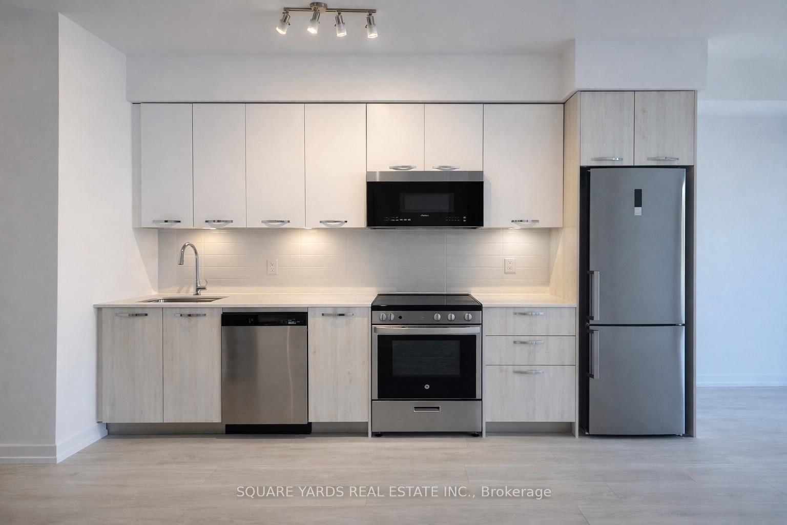 75 James Street S, Unit 603 - Photo 5