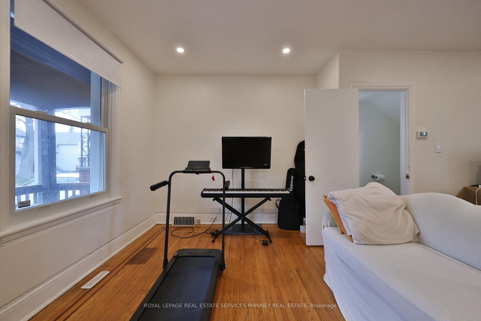 Detached House for sale at 88 Chestnut Avenue, Hamilton, Ontario, L8L 6K9 - Gibson - MLS: X12984912