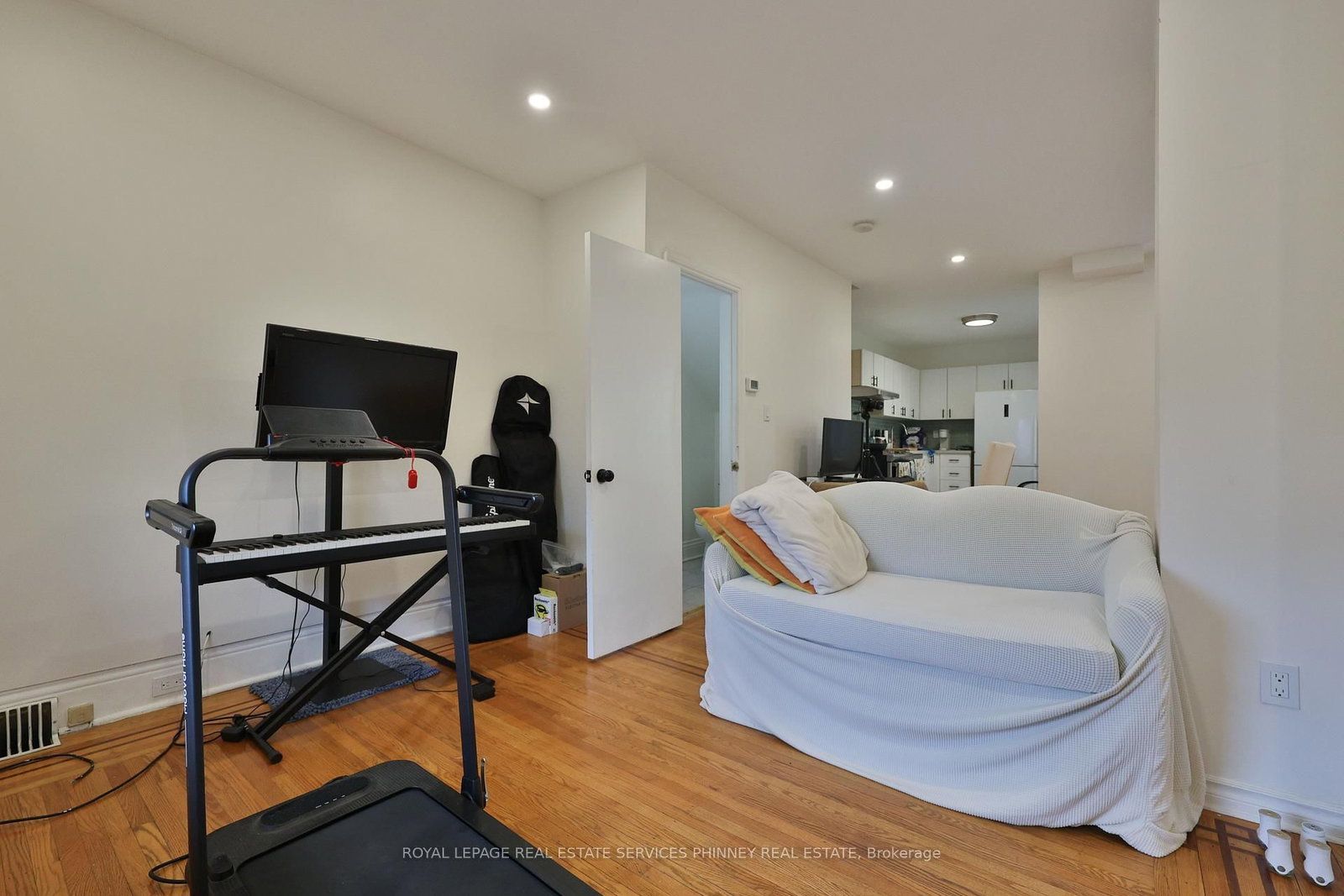 Detached House for sale at 88 Chestnut Avenue, Hamilton, Ontario, L8L 6K9 - Gibson - MLS: X12984912