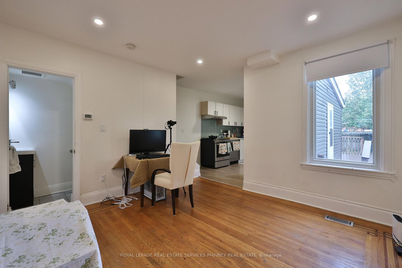 Detached House for sale at 88 Chestnut Avenue, Hamilton, Ontario, L8L 6K9 - Gibson - MLS: X12984912