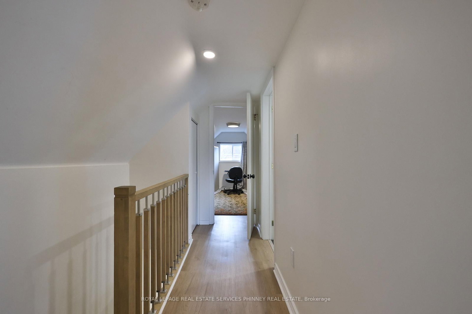 Detached House for sale at 88 Chestnut Avenue, Hamilton, Ontario, L8L 6K9 - Gibson - MLS: X12984912