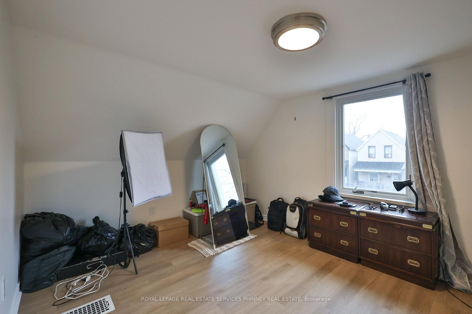 Detached House for sale at 88 Chestnut Avenue, Hamilton, Ontario, L8L 6K9 - Gibson - MLS: X12984912