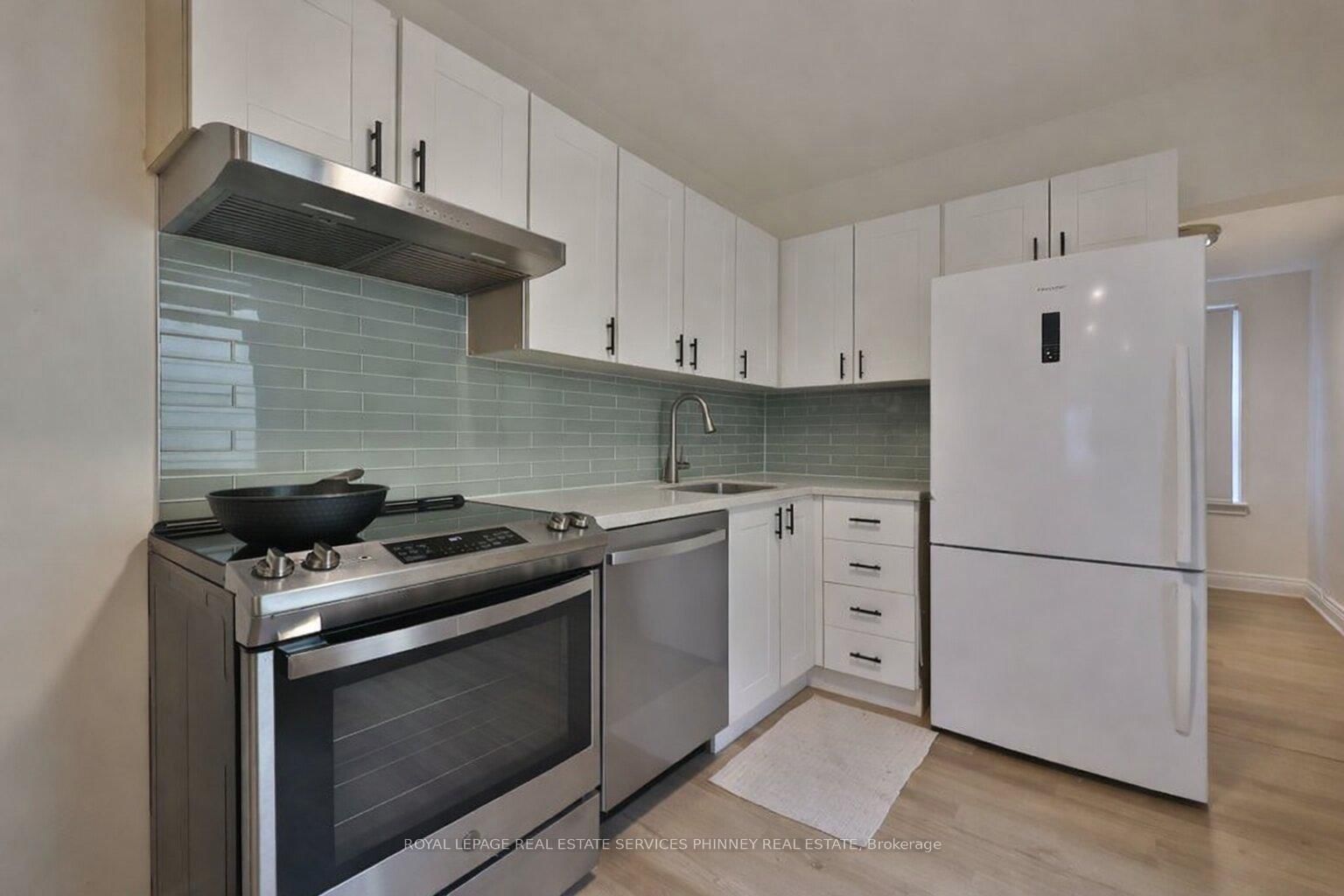 Detached House for sale at 88 Chestnut Avenue, Hamilton, Ontario, L8L 6K9 - Gibson - MLS: X12984912