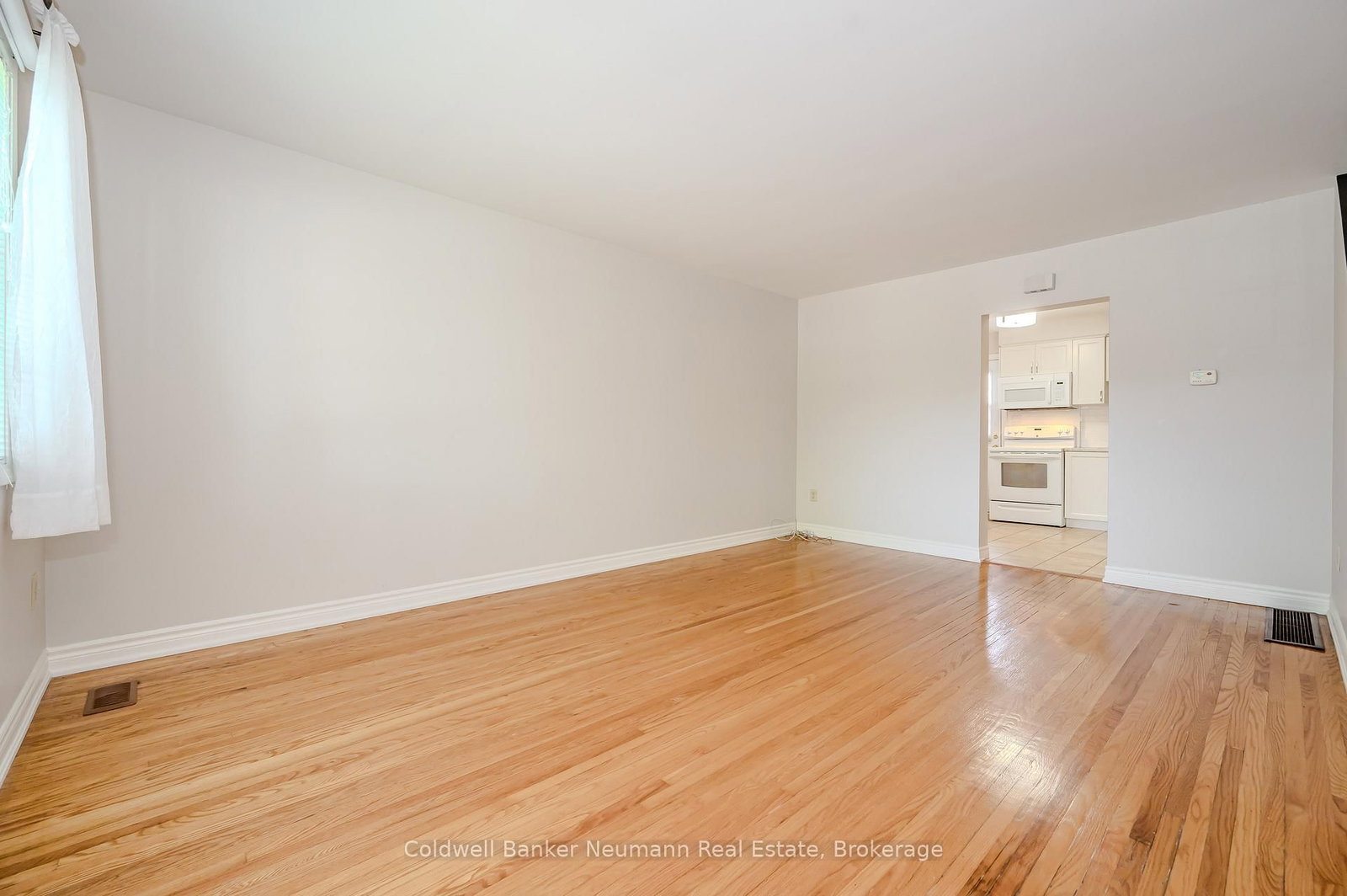 144 PRINCETON Drive - Photo 2