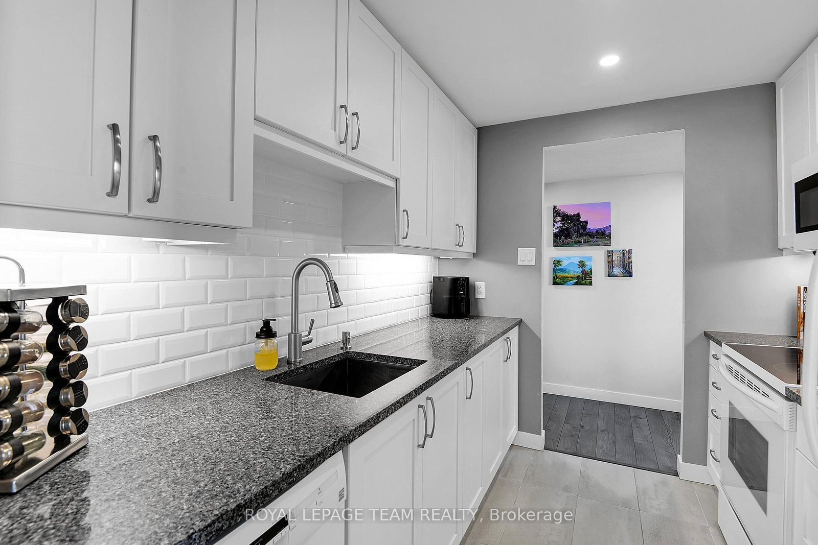 470 Laurier Avenue W, Unit 1407 - Photo 20