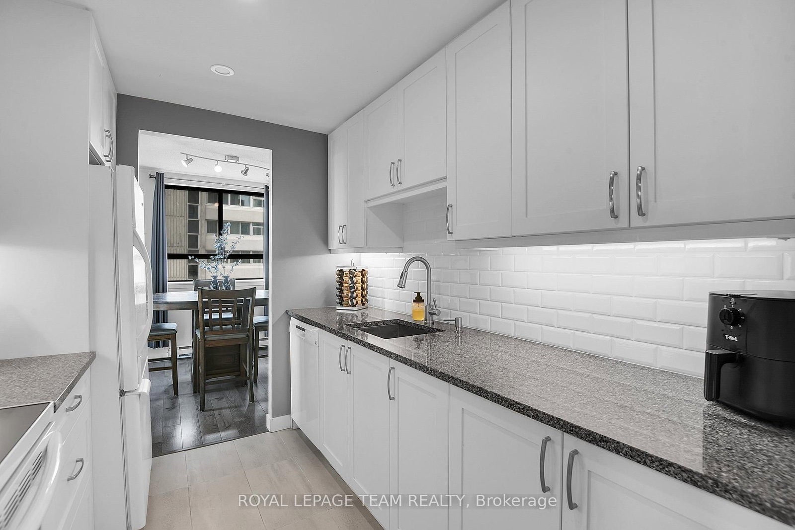 470 Laurier Avenue W, Unit 1407 - Photo 22