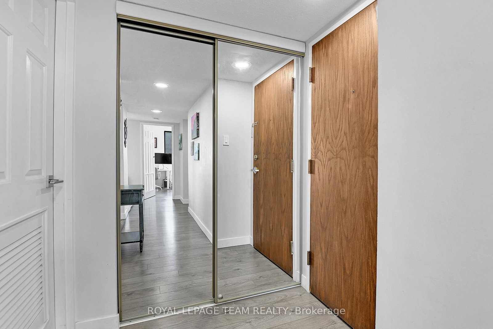 470 Laurier Avenue W, Unit 1407 - Photo 8