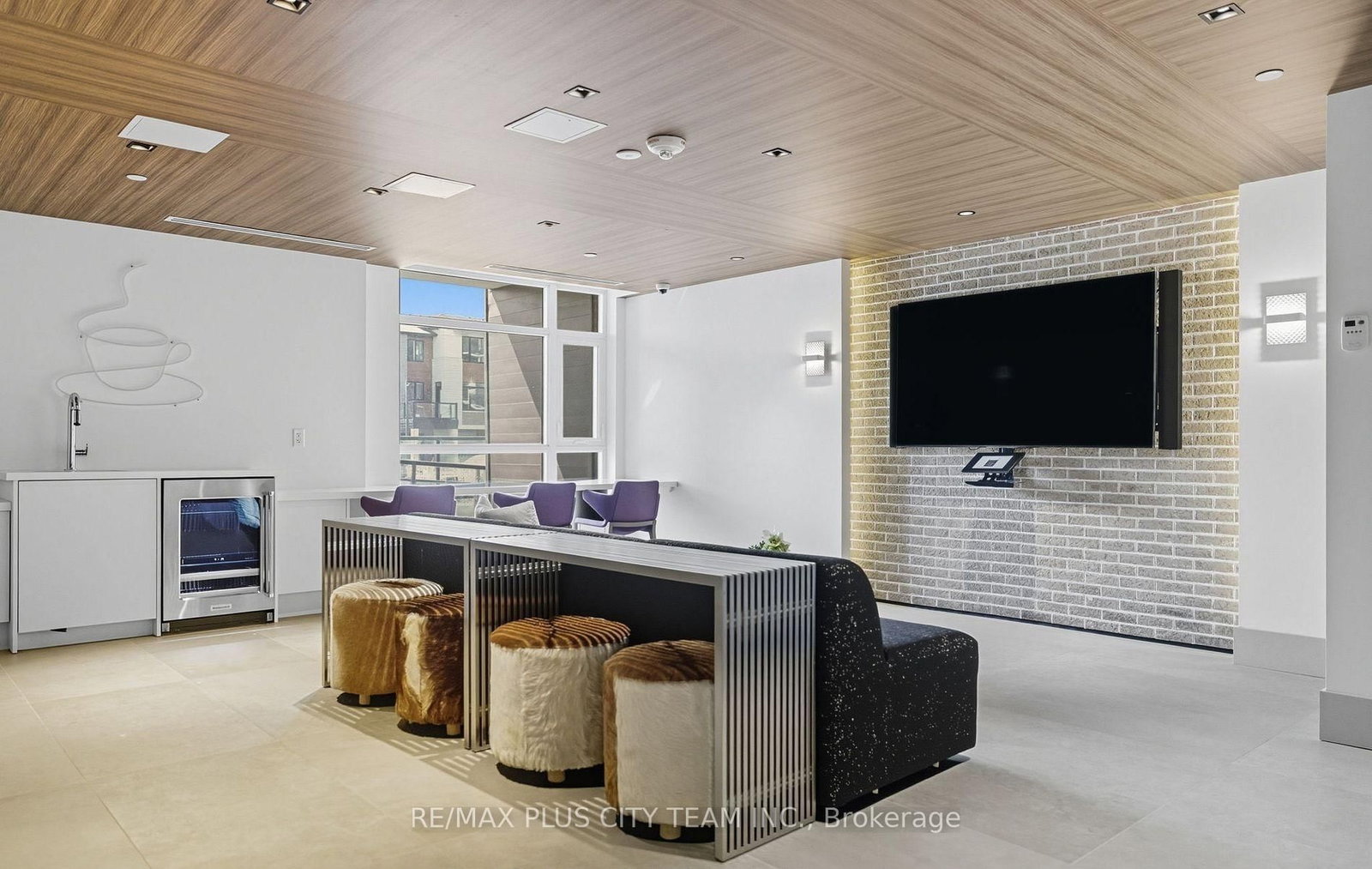 Condo for sale at 416-600 North Service Road, Hamilton, Ontario, L8E 0L2 - Lakeshore - MLS: X12985002