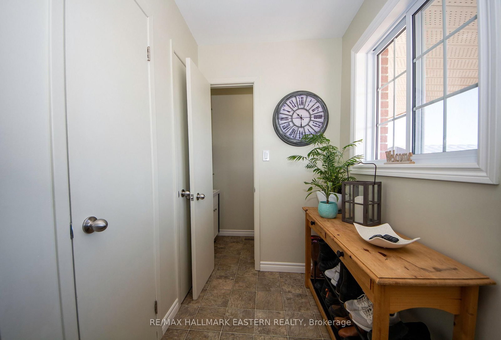 Detached House for sale at 523 Mcmaster Road, Quinte West, Ontario, K8V 0N5 - Murray Ward - MLS: X12985004