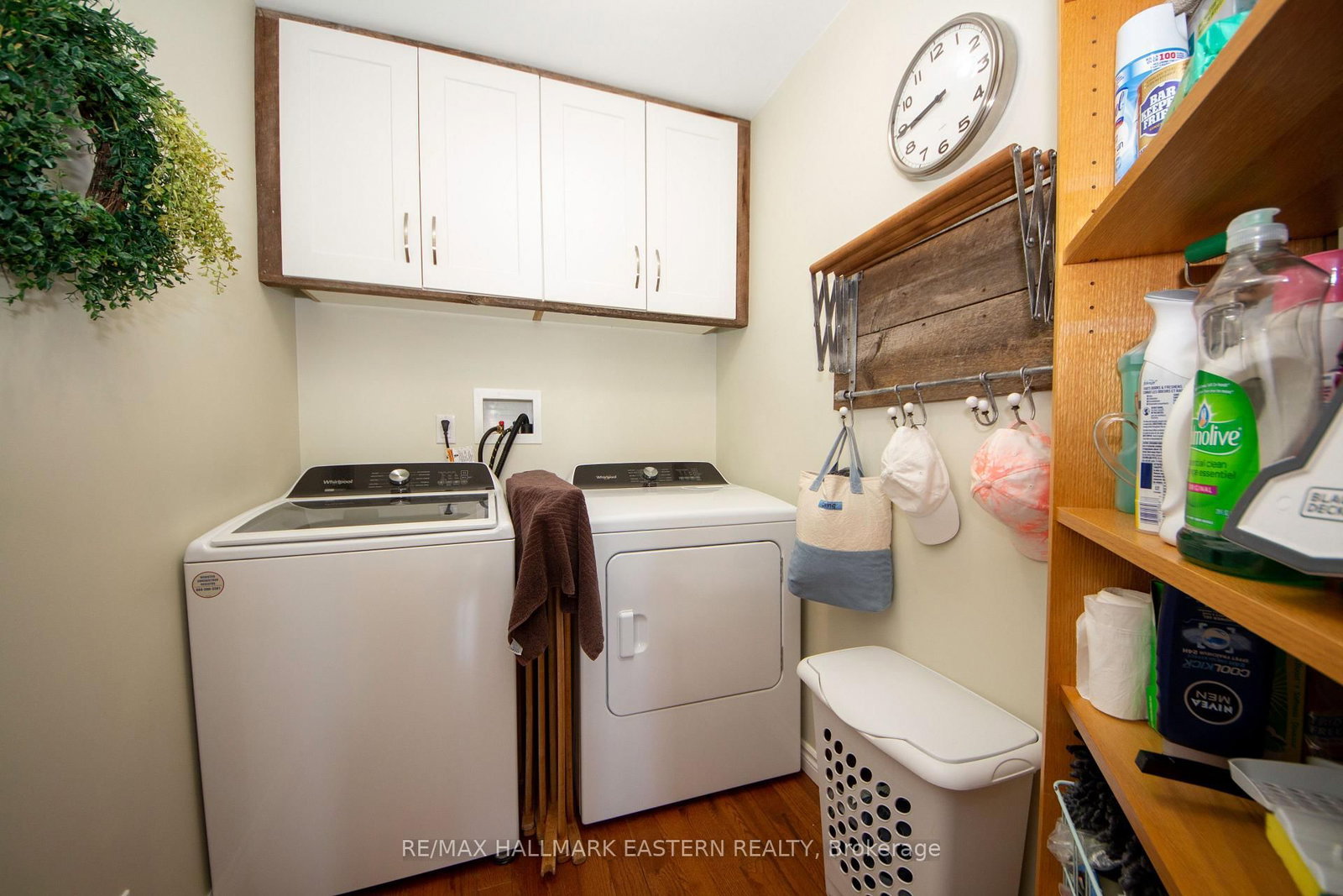 Detached House for sale at 523 Mcmaster Road, Quinte West, Ontario, K8V 0N5 - Murray Ward - MLS: X12985004