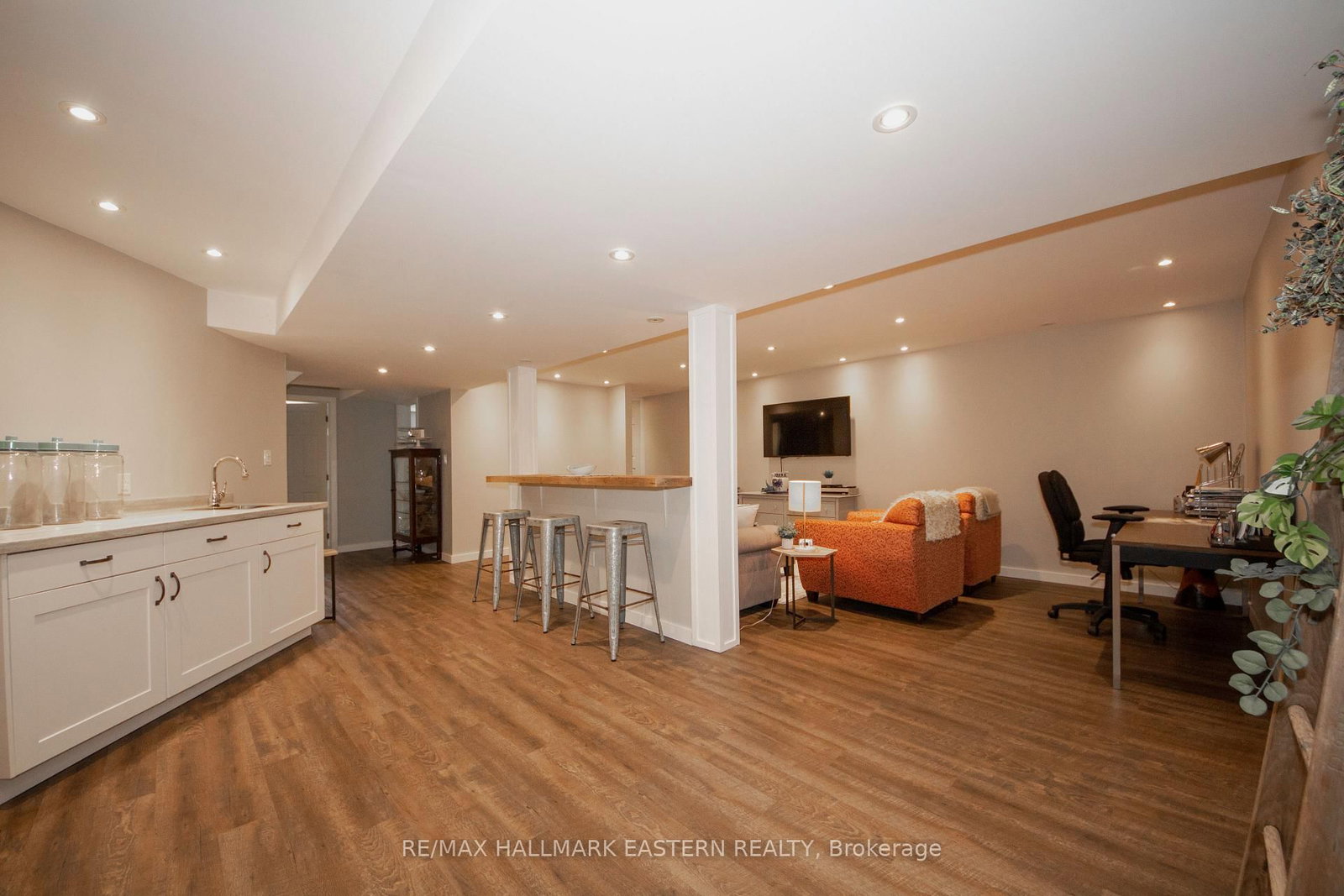 Detached House for sale at 523 Mcmaster Road, Quinte West, Ontario, K8V 0N5 - Murray Ward - MLS: X12985004