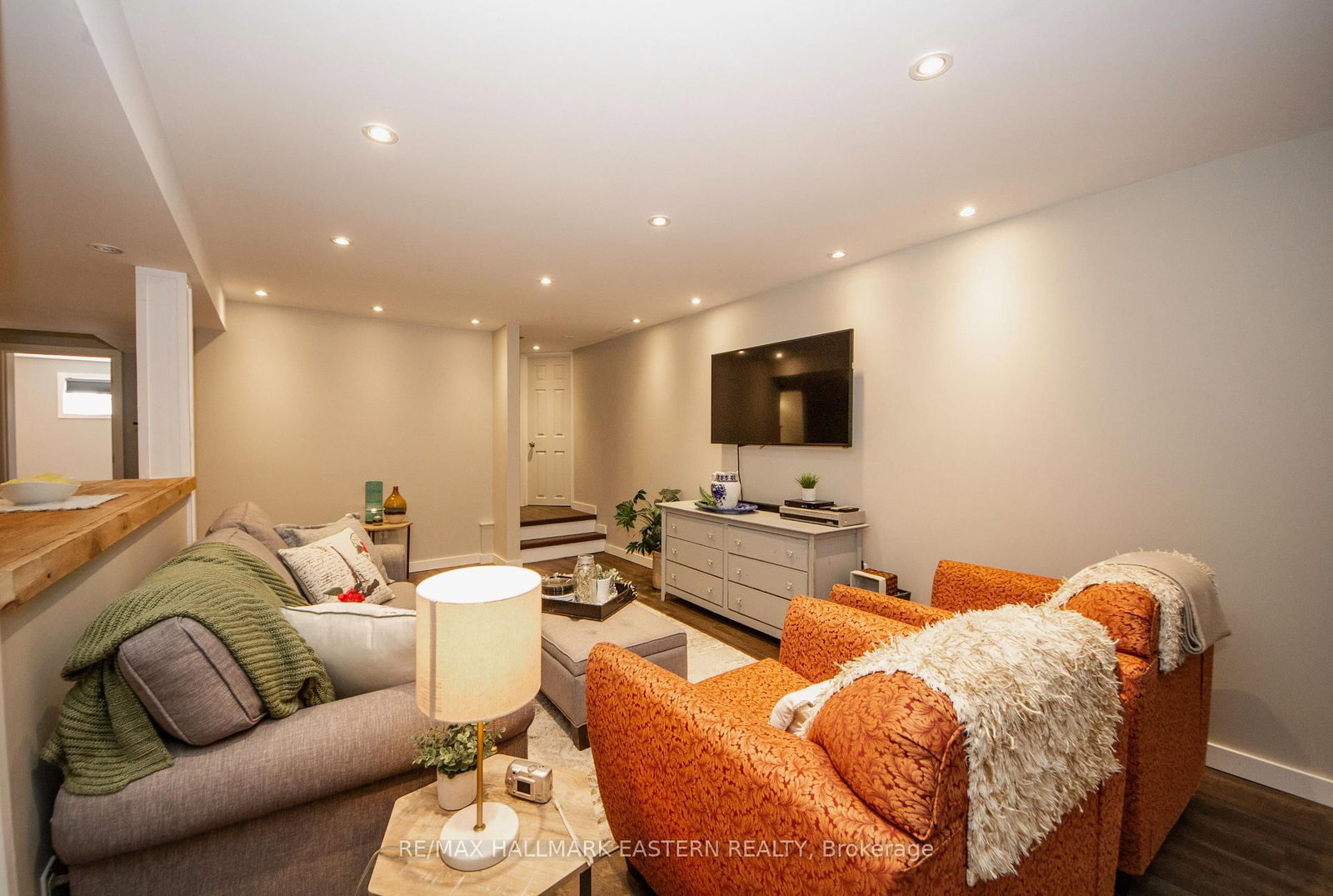 Detached House for sale at 523 Mcmaster Road, Quinte West, Ontario, K8V 0N5 - Murray Ward - MLS: X12985004