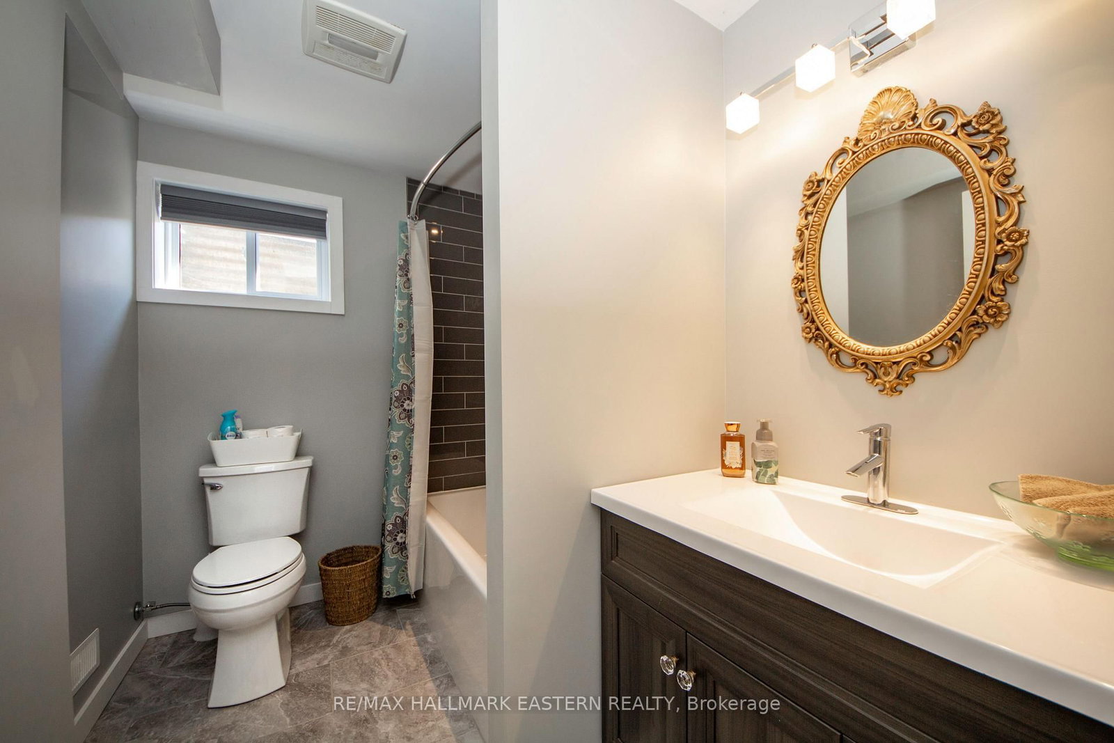 Detached House for sale at 523 Mcmaster Road, Quinte West, Ontario, K8V 0N5 - Murray Ward - MLS: X12985004