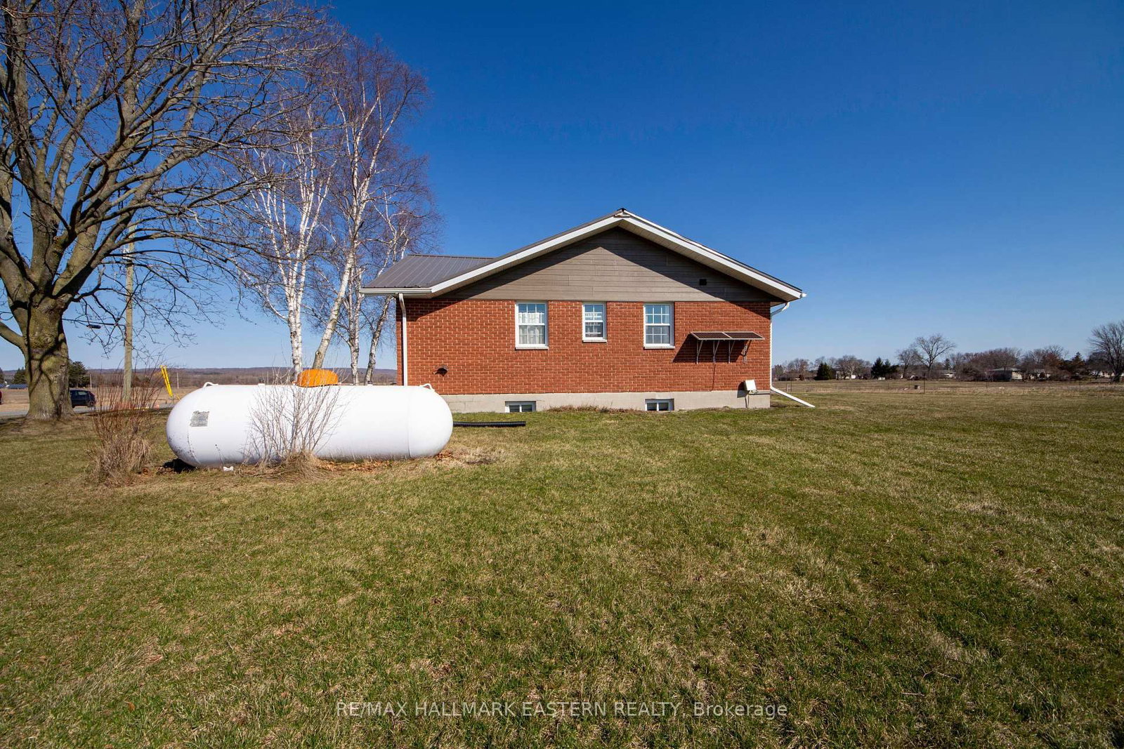 Detached House for sale at 523 Mcmaster Road, Quinte West, Ontario, K8V 0N5 - Murray Ward - MLS: X12985004