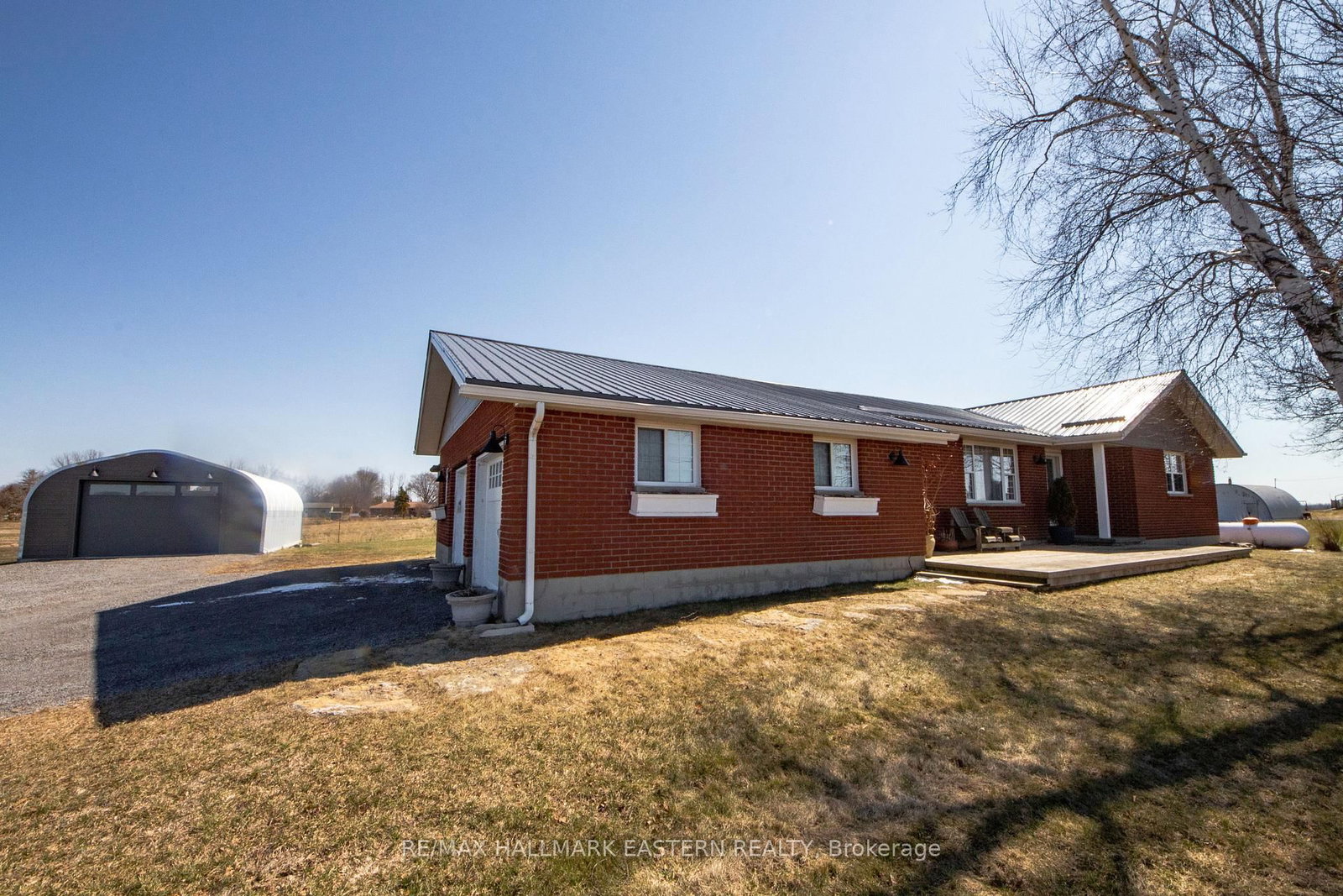 Detached House for sale at 523 Mcmaster Road, Quinte West, Ontario, K8V 0N5 - Murray Ward - MLS: X12985004