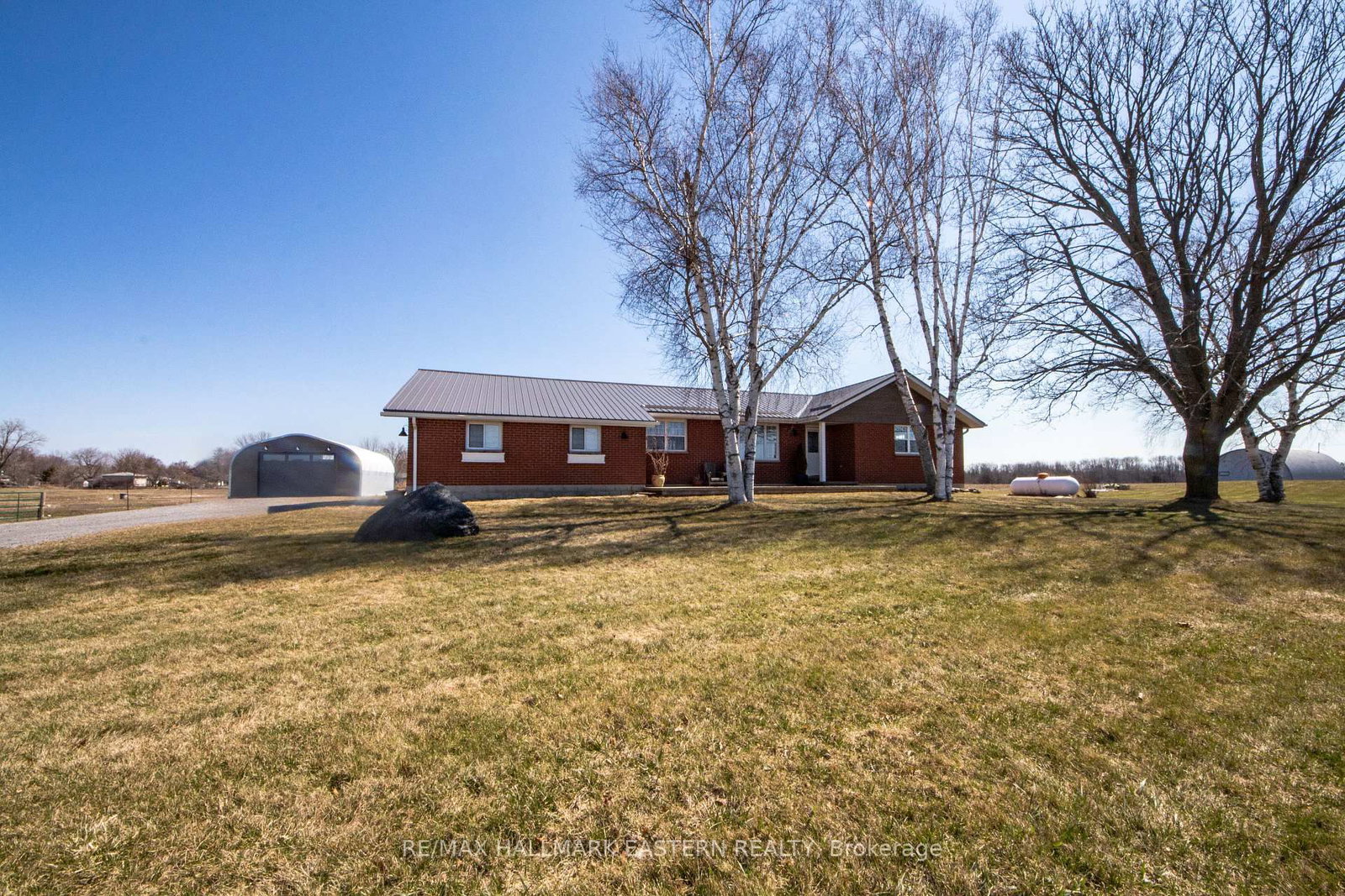 Detached House for sale at 523 Mcmaster Road, Quinte West, Ontario, K8V 0N5 - Murray Ward - MLS: X12985004