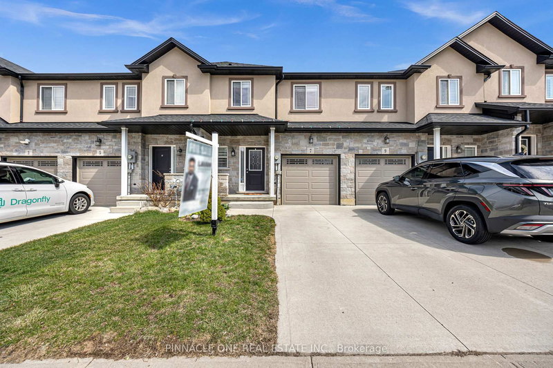 7 Mistywood Dr, Hamilton, Ontario