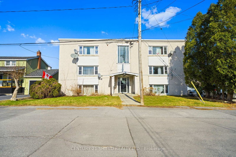 619 Ridley Ave, Cornwall, K6J 3V6 | Image 3