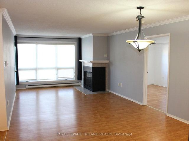 218 - 9 Jacksway Crescent