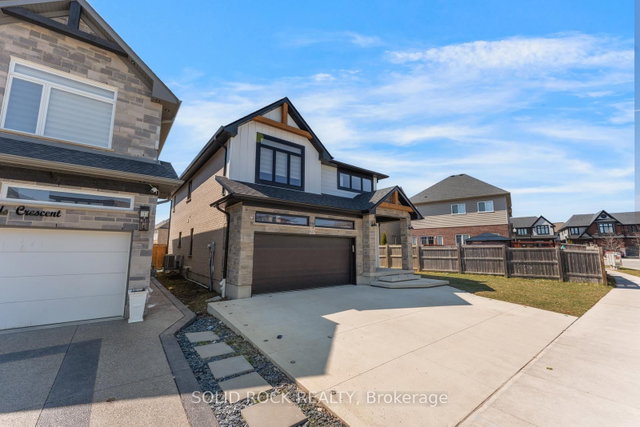 629 Doonwoods Crescent