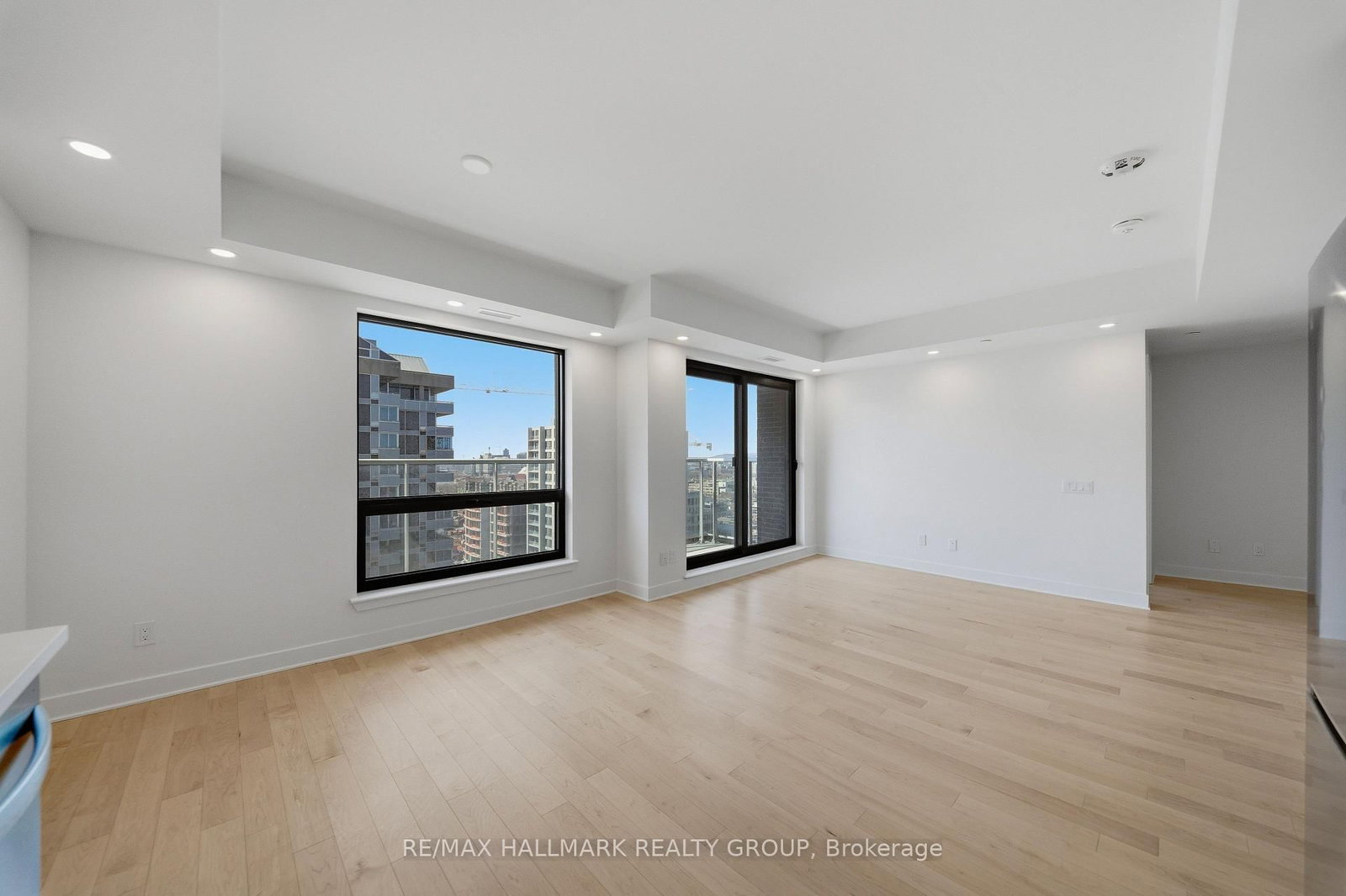 180 George Street, Unit 2001 - Photo 12