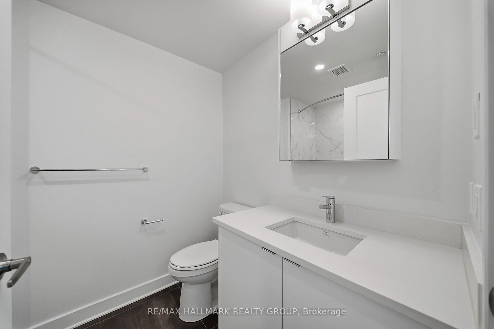 180 George Street, Unit 2001 - Photo 13