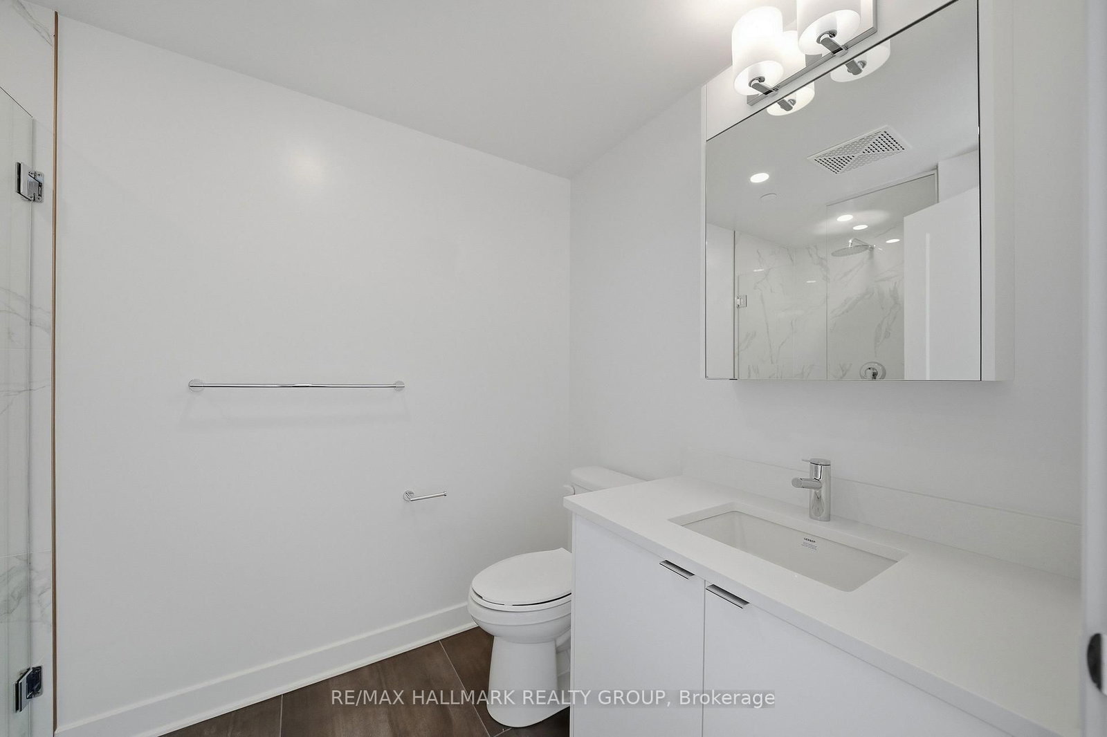 180 George Street, Unit 2001 - Photo 17