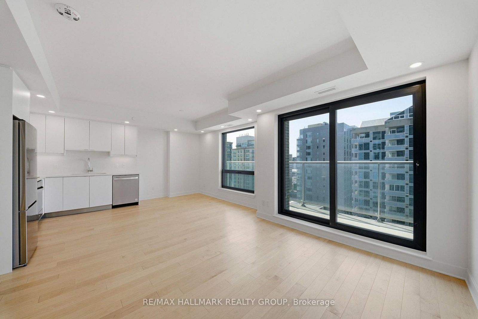 180 George Street, Unit 2001 - Photo 8