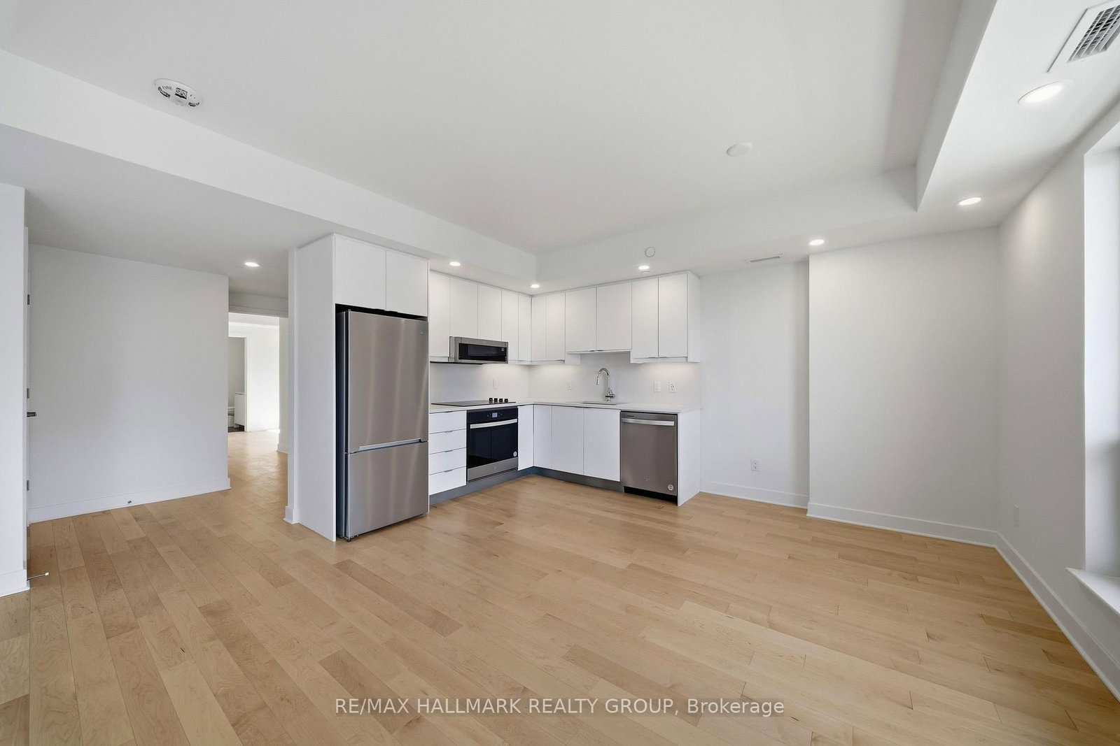 180 George Street, Unit 2001 - Photo 9