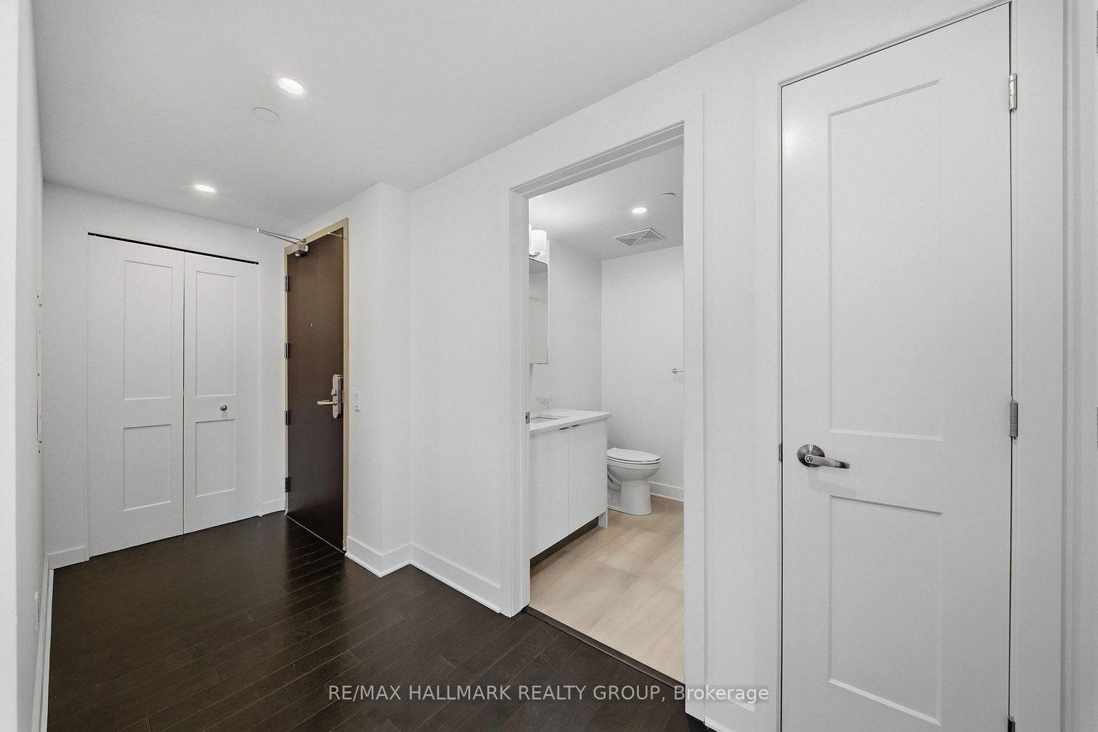 180 George Street, Unit 2406 - Photo 3