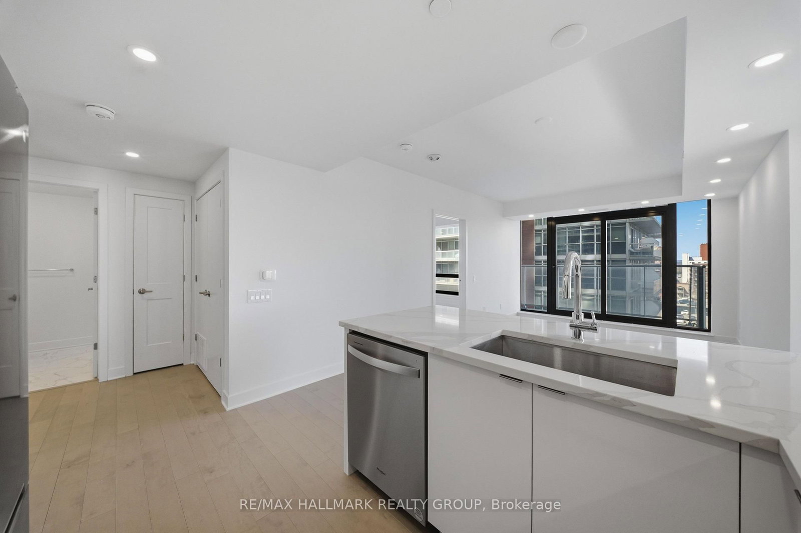 180 George Street, Unit 507 - Photo 10
