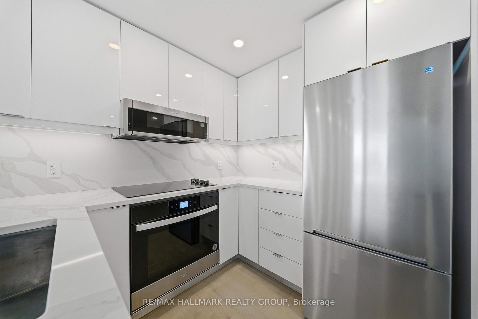 180 George Street, Unit 507 - Photo 8